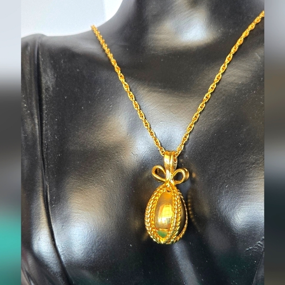 Joan Rivers Gold Tone Pendant Necklace